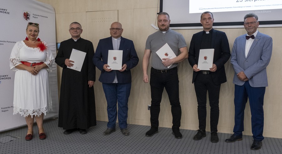 Wręczenie umów dotacyjnych na ochronę zabytków, fot. Wojtek Szabelski dla UMWKP