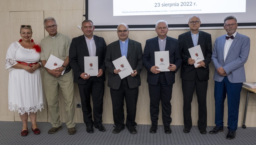 Wręczenie umów dotacyjnych na ochronę zabytków, fot. Wojtek Szabelski dla UMWKP