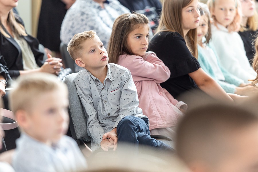 Inauguracja roku szkolnego w Lubiczu, fot. Szymon Zdziebło/tarantoga.pl dla UMWKP