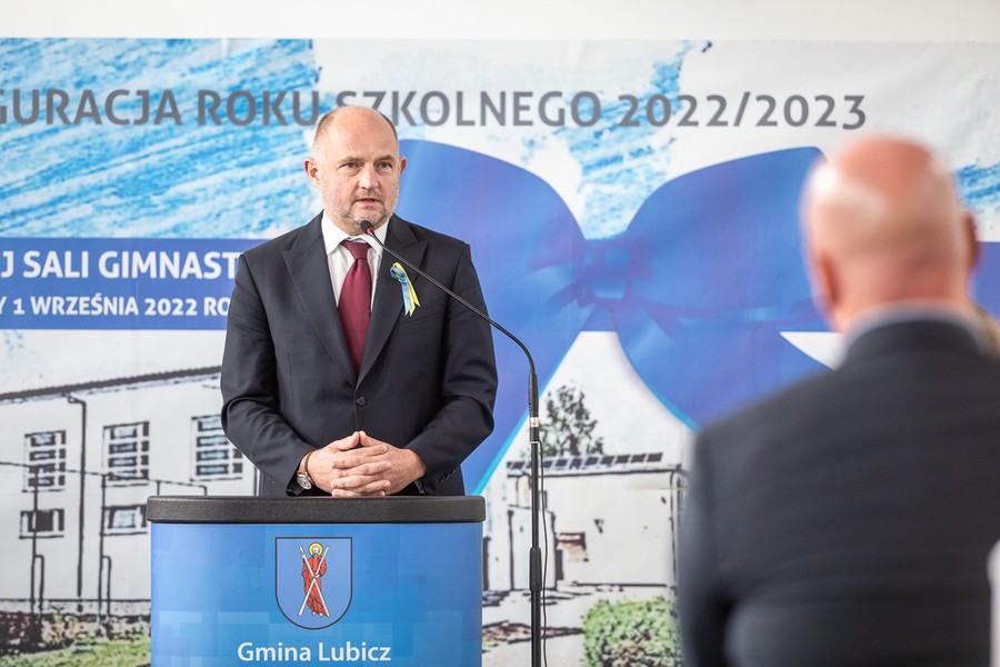 Inauguracja roku szkolnego w Lubiczu, fot. Szymon Zdziebło/tarantoga.pl dla UMWKP
