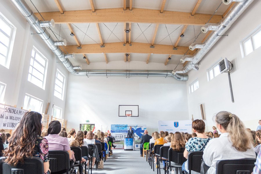 Inauguracja roku szkolnego w Lubiczu, fot. Szymon Zdziebło/tarantoga.pl dla UMWKP