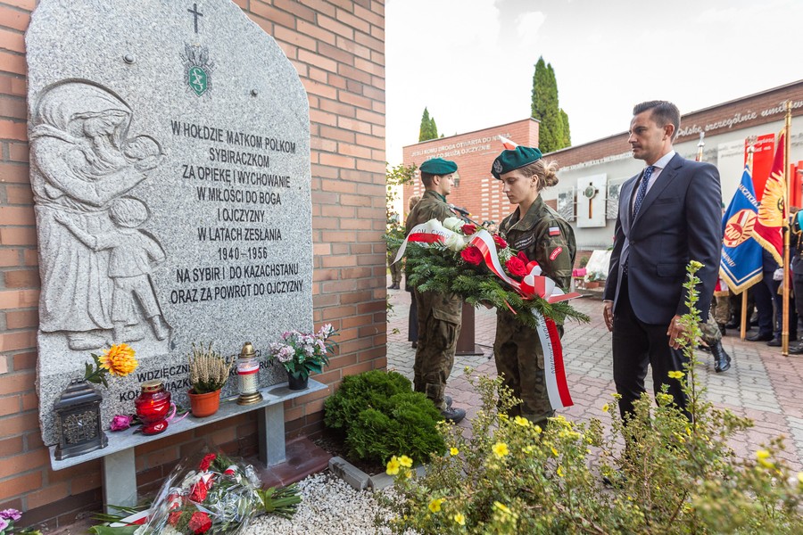 Obchody Dnia Sybiraka w Toruniu, fot. Szymon Zdziebło/tarantoga.pl dla UMWKP