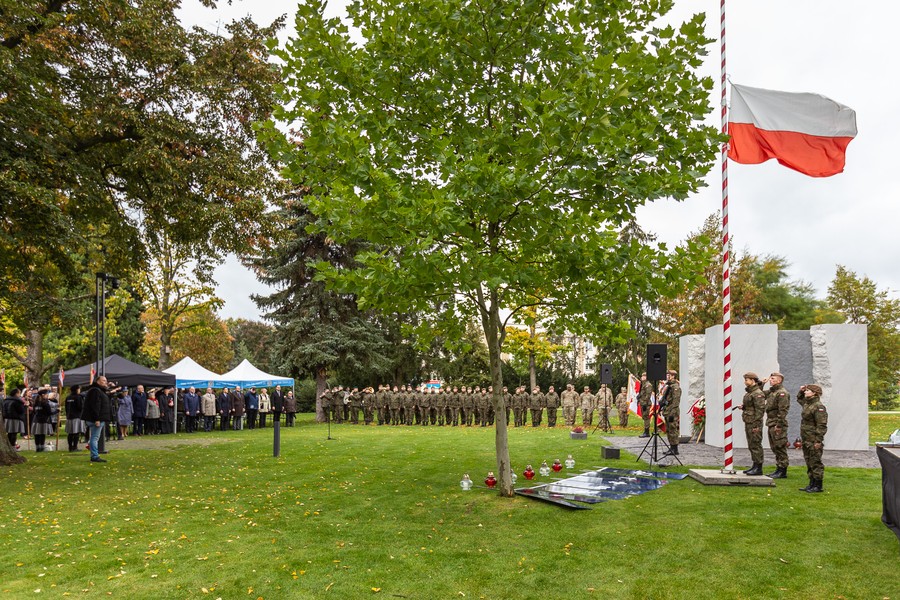 Wojewódzkie obchody dnia pamięci ofiar zbrodni pomorskiej 1939, fot. Szymon Zdziebło/tarantoga.pl dla UMWKP