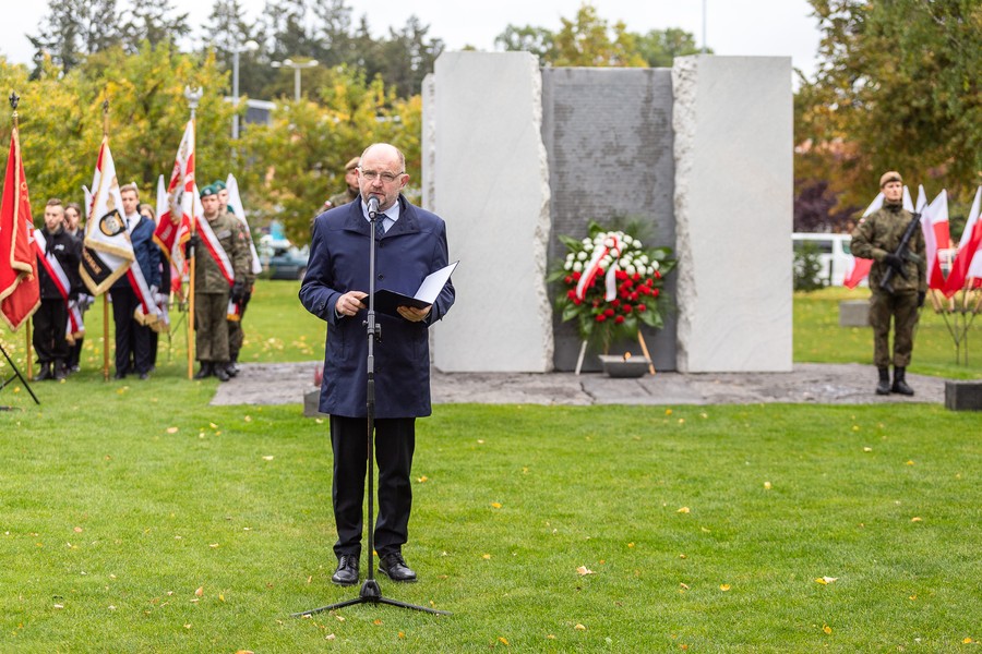 Wojewódzkie obchody dnia pamięci ofiar zbrodni pomorskiej 1939, fot. Szymon Zdziebło/tarantoga.pl dla UMWKP