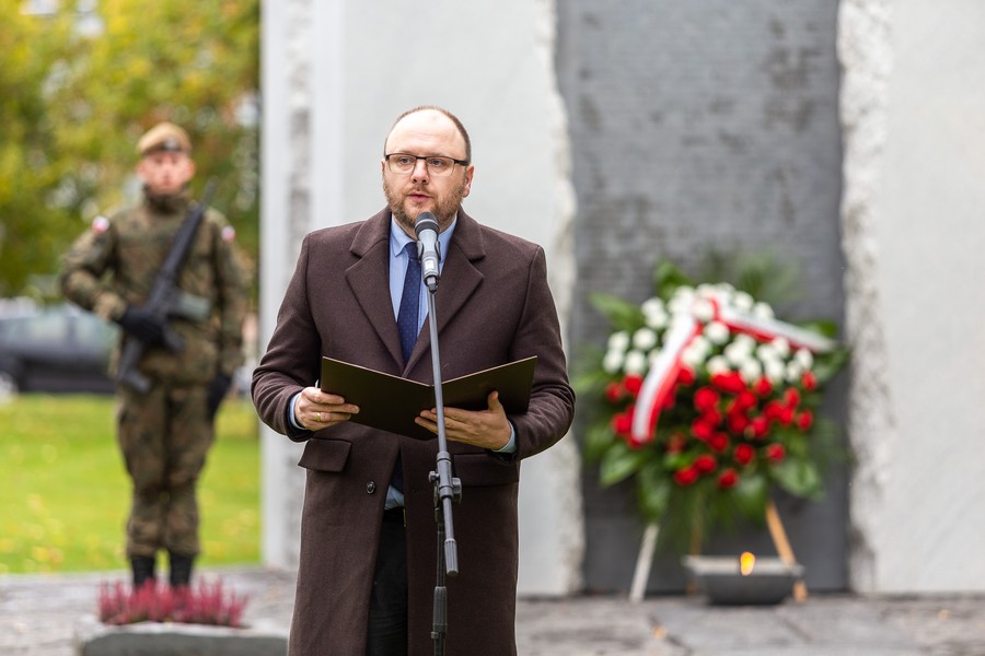 Wojewódzkie obchody dnia pamięci ofiar zbrodni pomorskiej 1939, fot. Szymon Zdziebło/tarantoga.pl dla UMWKP
