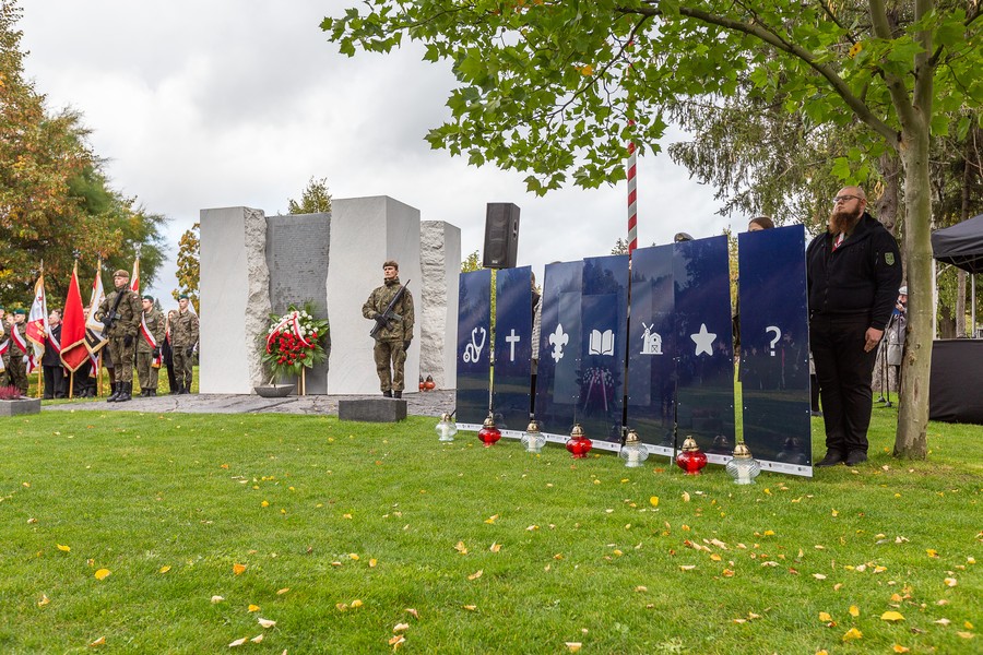 Wojewódzkie obchody dnia pamięci ofiar zbrodni pomorskiej 1939, fot. Szymon Zdziebło/tarantoga.pl dla UMWKP