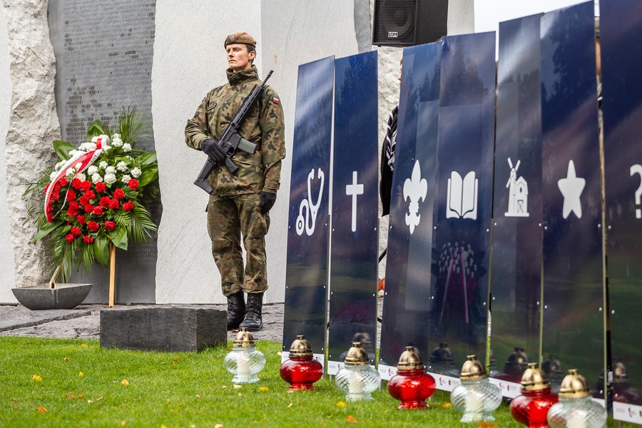 Wojewódzkie obchody dnia pamięci ofiar zbrodni pomorskiej 1939, fot. Szymon Zdziebło/tarantoga.pl dla UMWKP