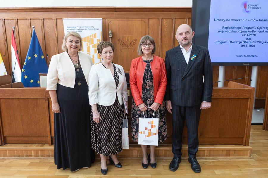 Podpisanie umów RPO i PROW, 17 października 2022 r., fot. Mikołaj Kuras dla UMWKP