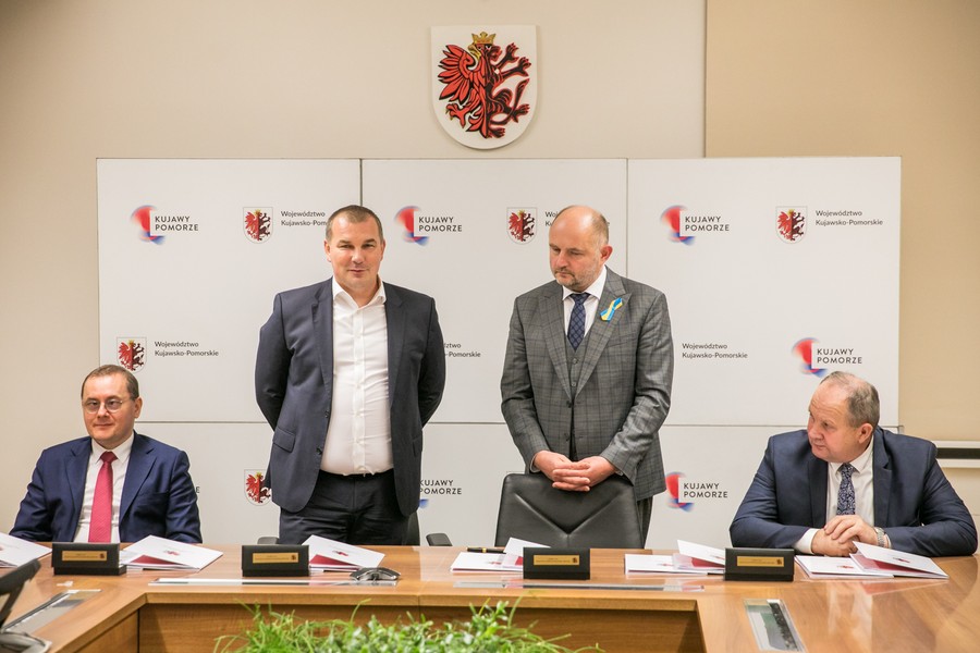 Ceremonia podpisania umowy z Polregio, fot. Andrzej Goiński/UMWKP