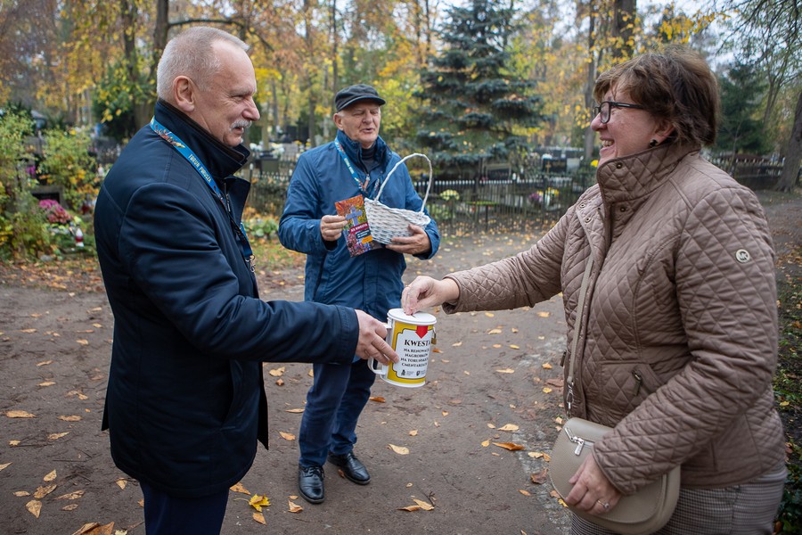 Kwesta na cmentarzu św. Jerzego, fot. Mikołaj Kuras dla UMWKP
