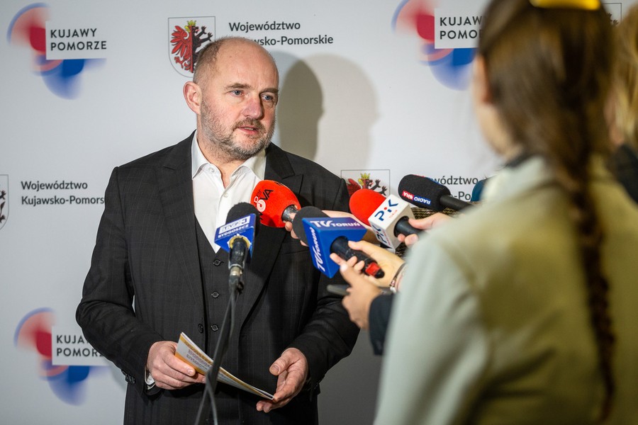 Briefing prasowy marszałka Piotra Całbeckiego i prezesa KPFP Agnieszki Wasity, fot. Szymon Zdziebło/tarantoga.pl dla UMWKP