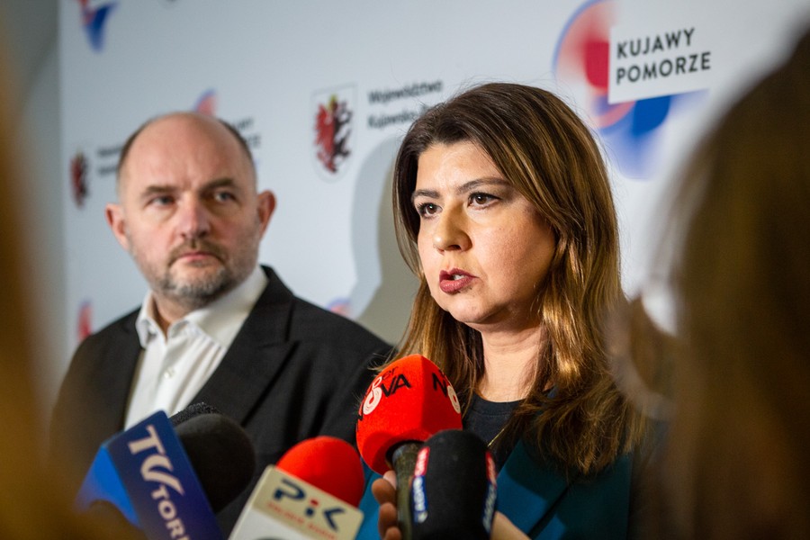 Briefing prasowy marszałka Piotra Całbeckiego i prezesa KPFP Agnieszki Wasity, fot. Szymon Zdziebło/tarantoga.pl dla UMWKP