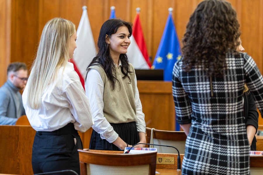 Sesja Młodzieżowego Sejmiku Województwa Kujawsko-Pomorskiego, fot. Szymon Zdziebło/tarantoga.pl dla UMWKP