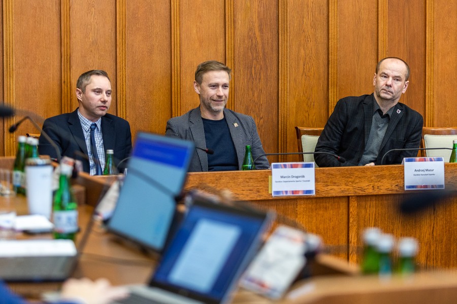 Sesja Młodzieżowego Sejmiku Województwa Kujawsko-Pomorskiego, fot. Szymon Zdziebło/tarantoga.pl dla UMWKP