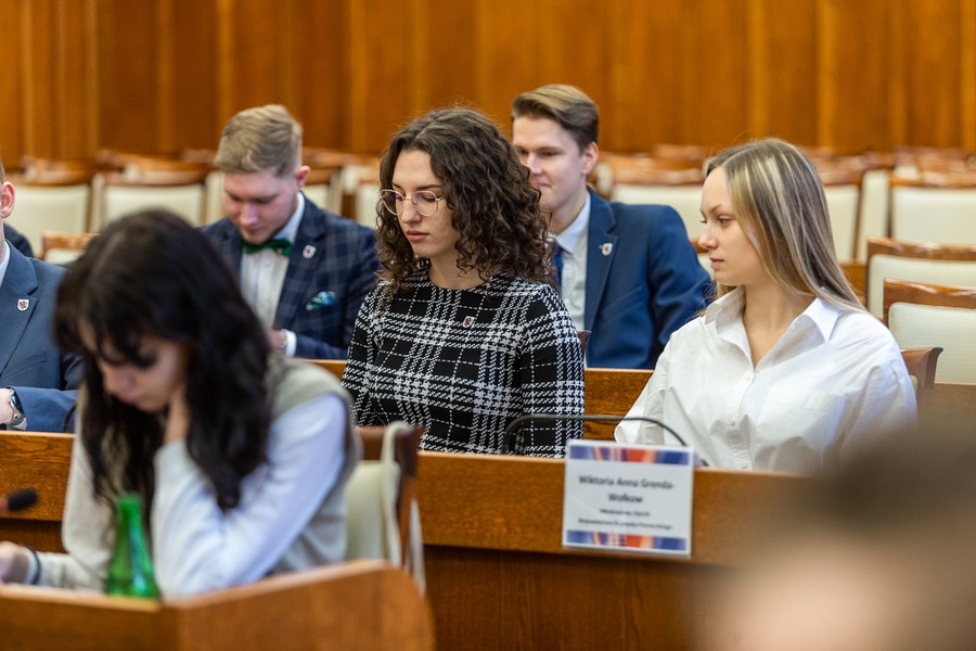 Sesja Młodzieżowego Sejmiku Województwa Kujawsko-Pomorskiego, fot. Szymon Zdziebło/tarantoga.pl dla UMWKP