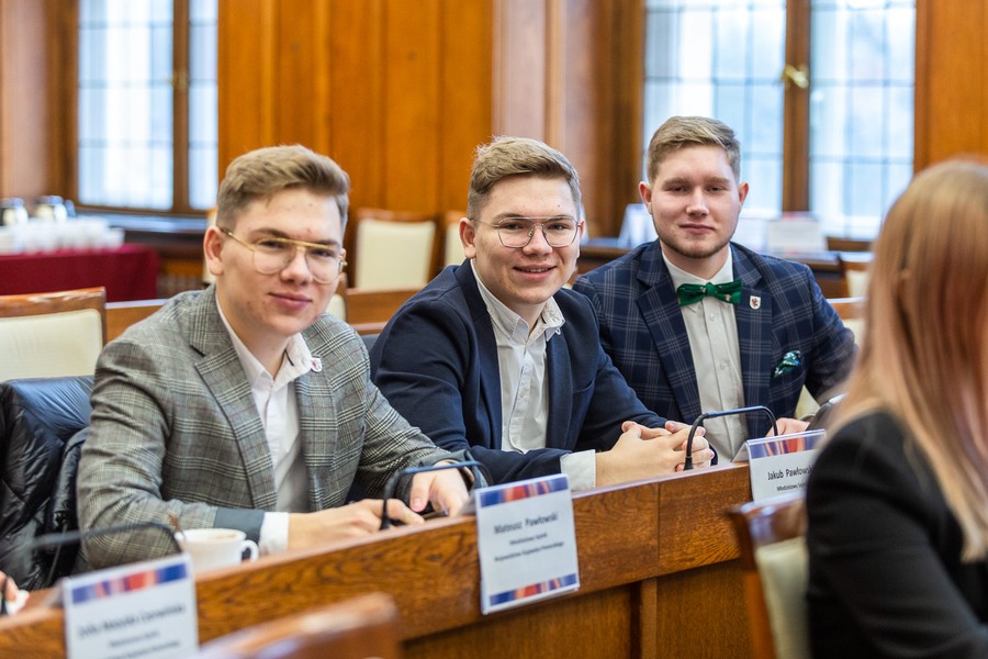 Sesja Młodzieżowego Sejmiku Województwa Kujawsko-Pomorskiego, fot. Szymon Zdziebło/tarantoga.pl dla UMWKP