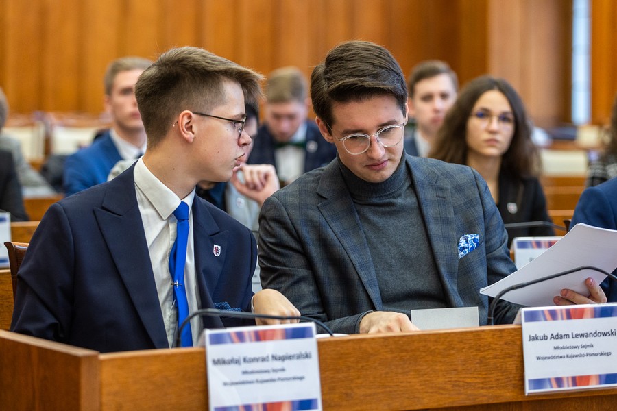 Sesja Młodzieżowego Sejmiku Województwa Kujawsko-Pomorskiego, fot. Szymon Zdziebło/tarantoga.pl dla UMWKP