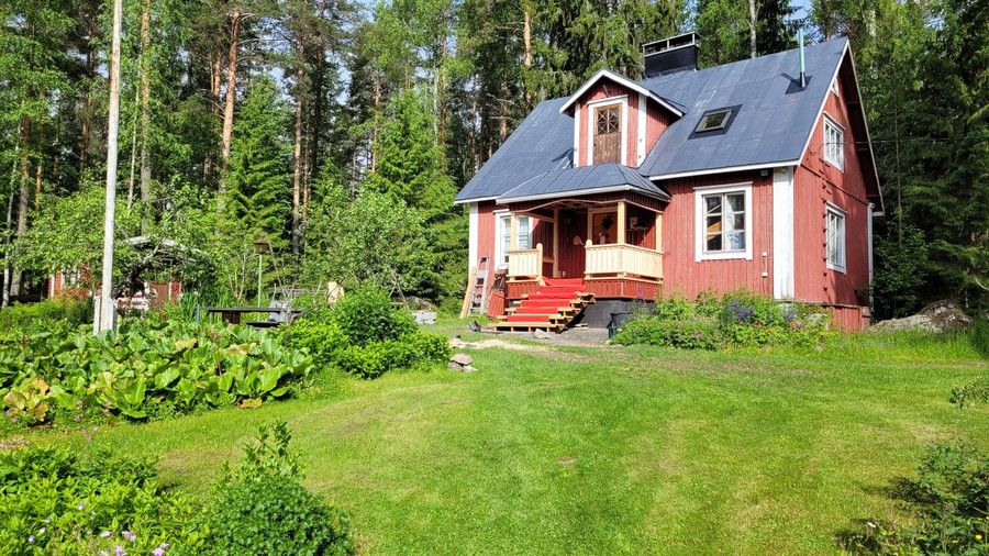 Przykład zaadaptowanej chaty z XVIII w. do celów turystycznych, Nukula, fot. Rafał Modrzewski