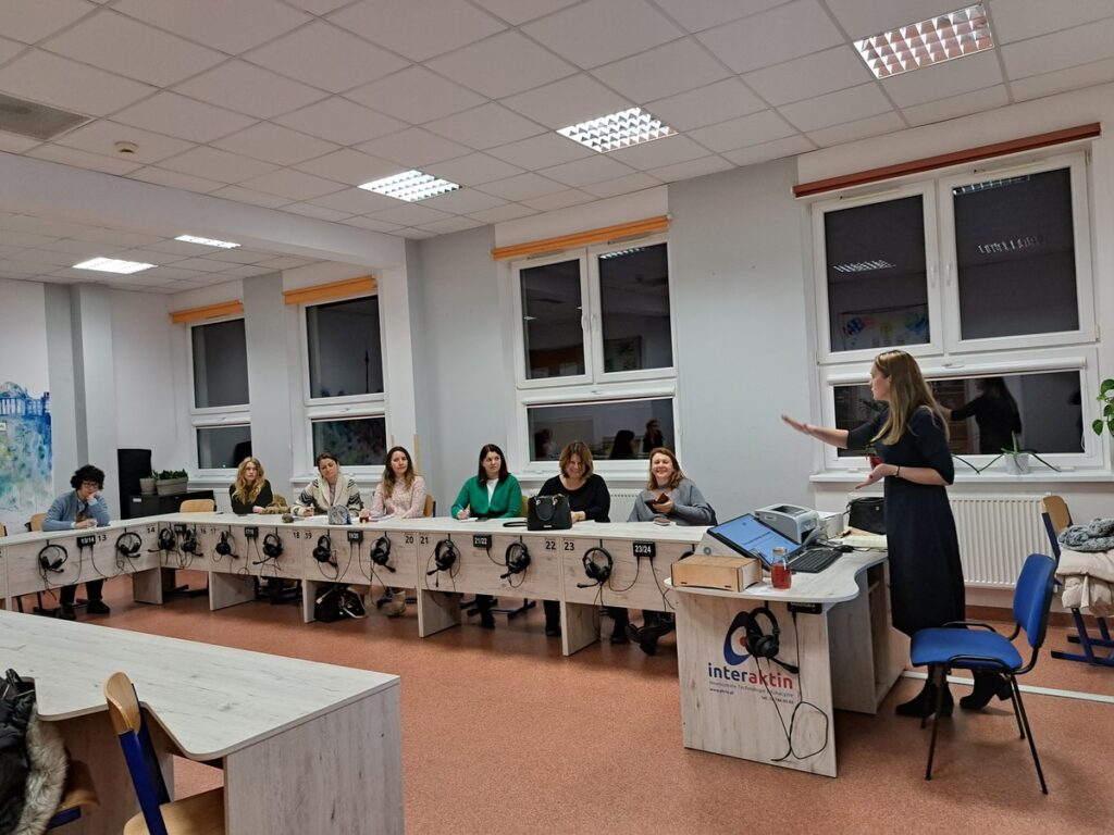 Nauczyciele języków obcych podczas warsztatów PBL