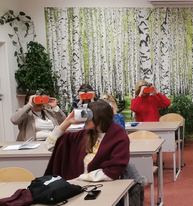 Nauczyciele poznają środowisko przyrodnicze w goglach VR