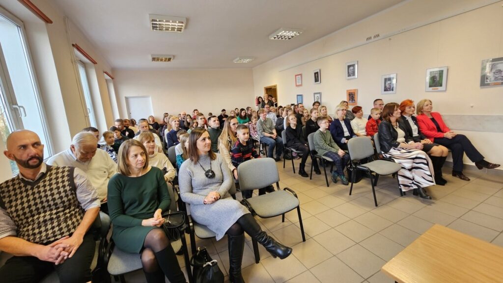 Laureaci, rodzice i zaproszeni goście