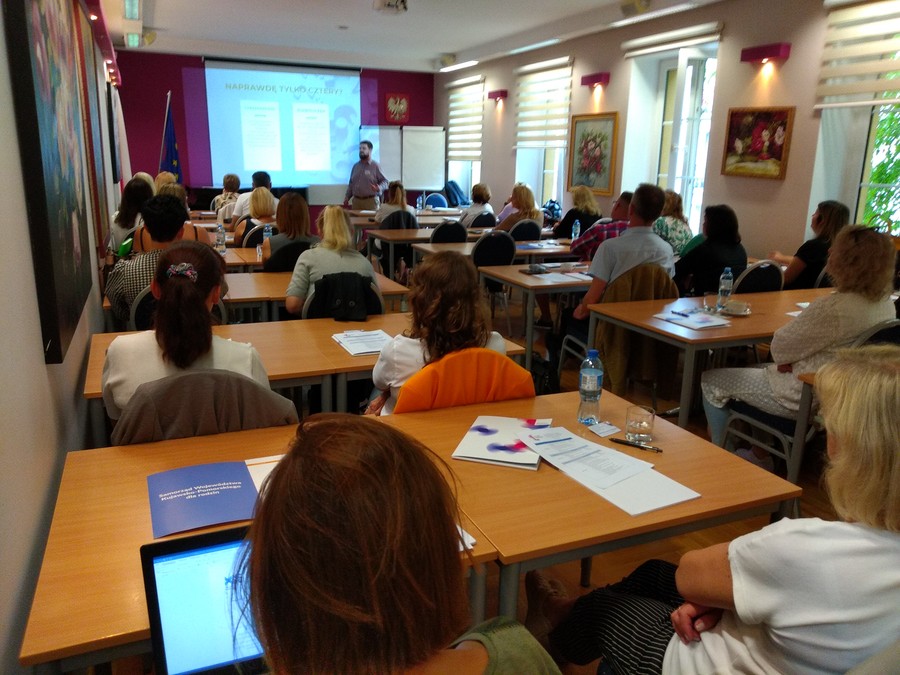 Włocławek, 19 września 2023 r. , szkolenie pt. „Przeciwdziałanie przemocy w rodzinie z problemem alkoholowym z uwzględnieniem nowelizacji ustawy o przeciwdziałaniu przemocy domowej”., fot. Biuro Wsparcia Rodziny, Przeciwdziałania Przemocy i Uzależnieniom