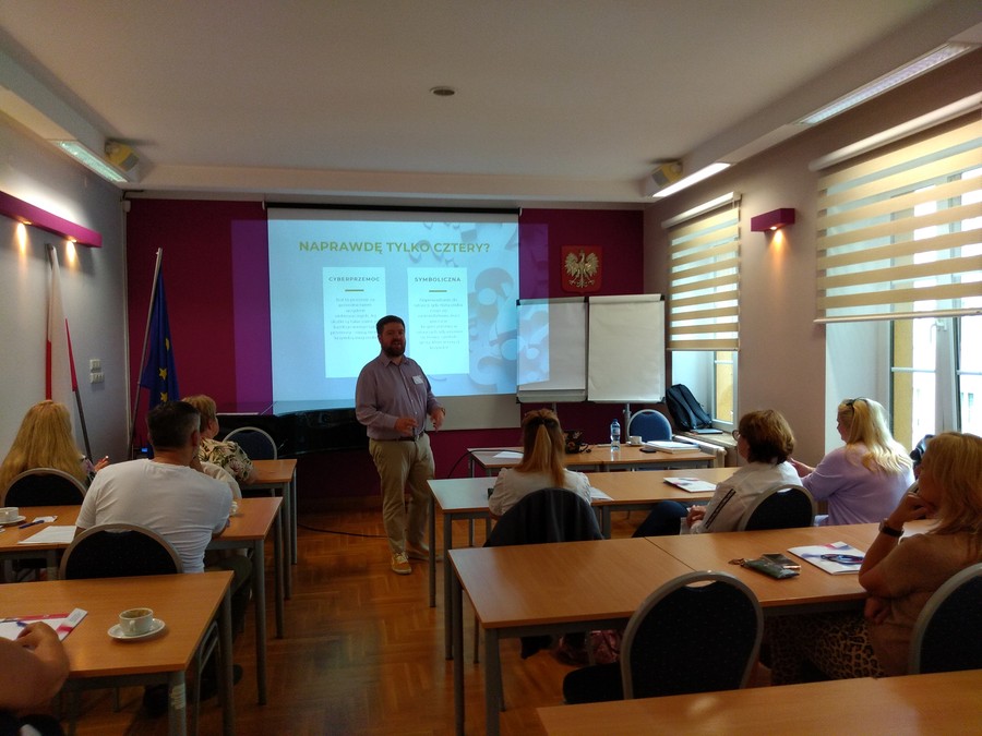 Włocławek, 19 września 2023 r. , szkolenie pt. „Przeciwdziałanie przemocy w rodzinie z problemem alkoholowym z uwzględnieniem nowelizacji ustawy o przeciwdziałaniu przemocy domowej”., fot. Biuro Wsparcia Rodziny, Przeciwdziałania Przemocy i Uzależnieniom