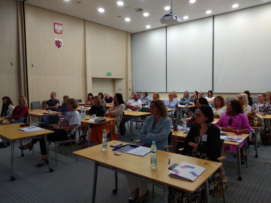 Toruń, 21 września 2023 r. , szkolenie pt. „Przeciwdziałanie przemocy w rodzinie z problemem alkoholowym z uwzględnieniem nowelizacji ustawy o przeciwdziałaniu przemocy domowej”., fot. Biuro Wsparcia Rodziny, Przeciwdziałania Przemocy i Uzależnieniom