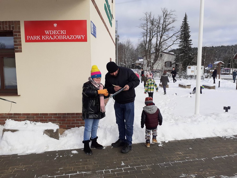 poszukiwanie tropów zabawa w terenie, fot. Marlena Wojciechowska