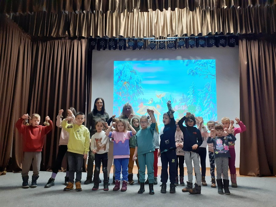 zajęcia Ptaki w karmniku w GOK Osie, fot. Marlena Wojciechowska