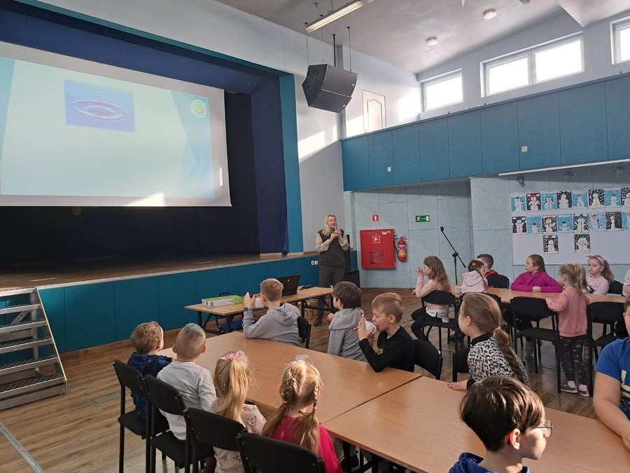 zajęcia O wodzie w przyrodzie w GOK Cekcyn, fot. Emilia Gołąb