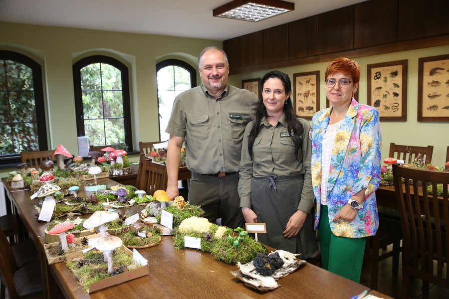 Pamiątkowe zdjęcie z jurorami, fot. Dorota Borzyszkowska