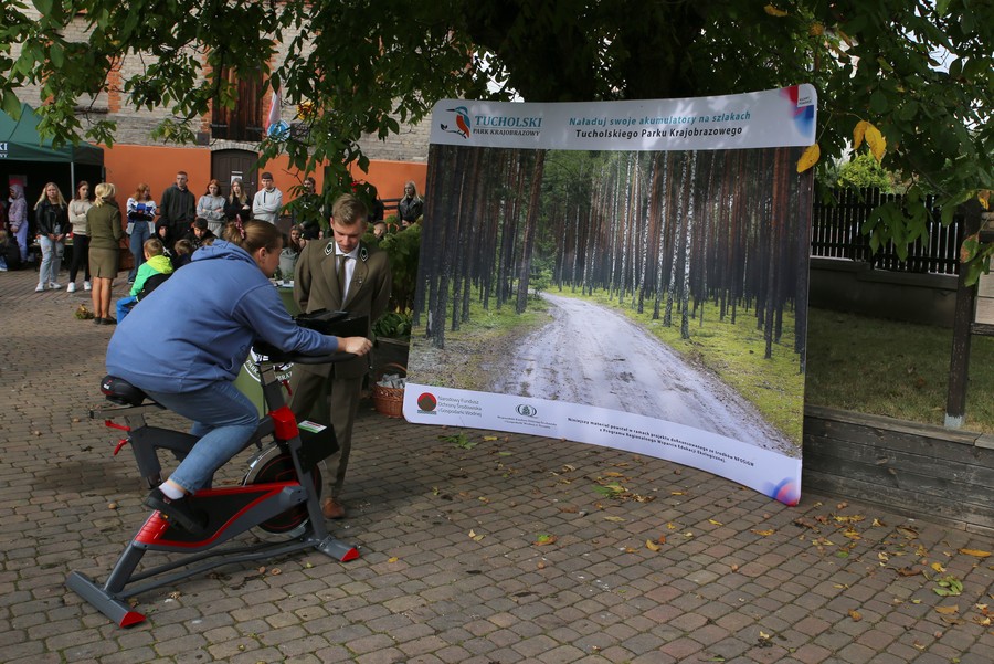 Każdy chętnie próbował swoich sił, fot. Rafał Borzyszkowski