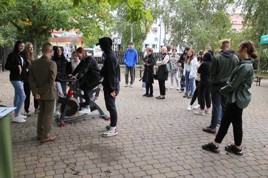 Kolejka do energoroweru, fot. Rafał Borzyszkowski