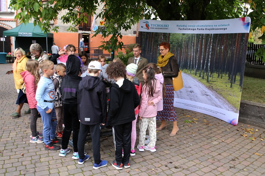 Uczniowie szkoły podstawowej na warsztatach, fot. Rafał Borzyszkowski