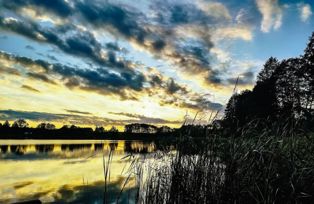 Miejsce III -Zachód słońca w Janówku (fot. Gabriel Guz)