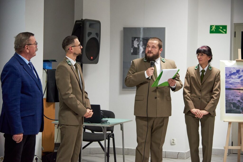 Służba Parku Krajobrazowego z wicestarostą brodnickim (fot. Wojciech Płotka)