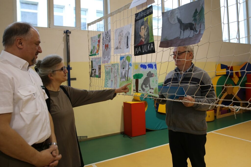 komisja ocenia plakaty konkursowe, fot. D.Borzyszkowska