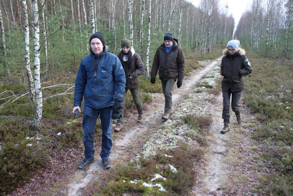 Pracownicy Brodnickiego Parku Krajobrazowego w trakcie szkolenia fot. Rafał Borzyszkowski