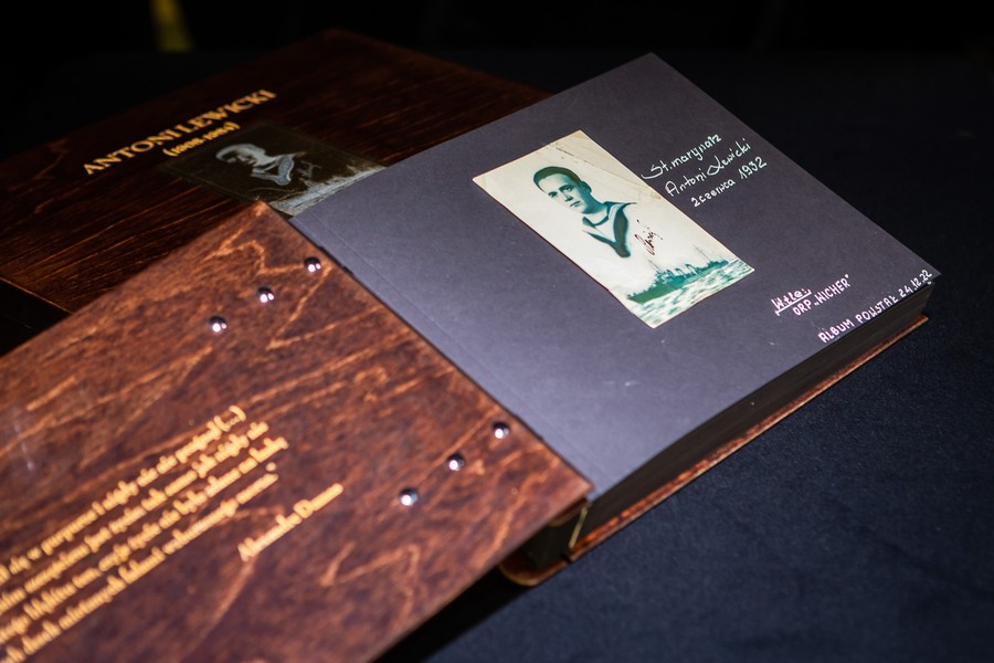 Praca złożona w ubiegłorocznej edycji konkursu, fot. Szymon Zdziebło/tarantoga.pl dla UMWKP