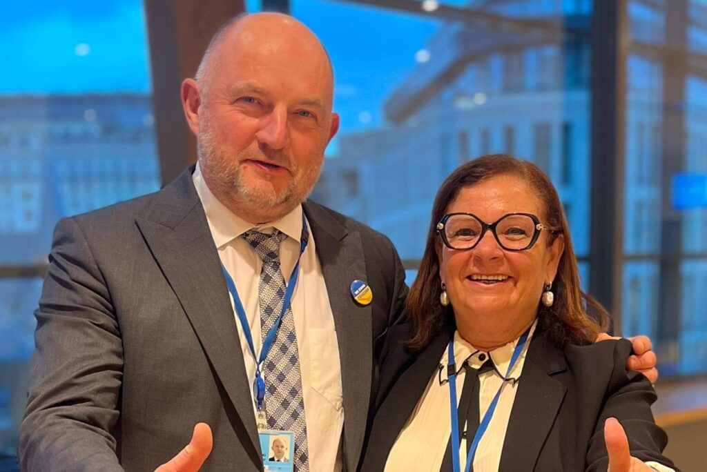 Marszałek Piotr Całbecki i przewodnicząca NAT Isilda Gomes, współsprawozdawcy opinii Komitetu Regionów w sprawie przyszłości europejskiego rolnictwa, fot. Mieszko Matusiak UMWKP