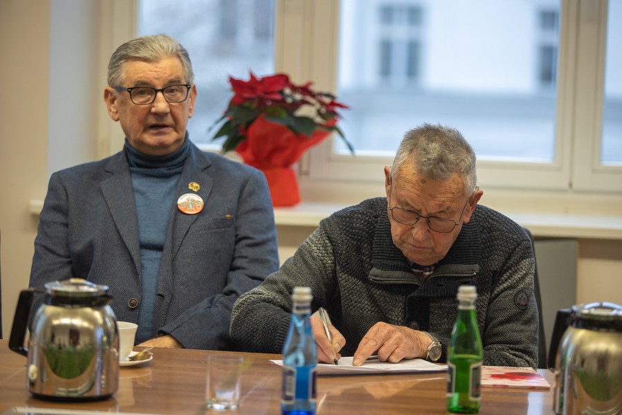 Bransoletki życia – spotkanie kierownictwa ROPS z przedstawicielami organizacji kombatanckich, fot. Mikołaj Kuras dla UMWKP