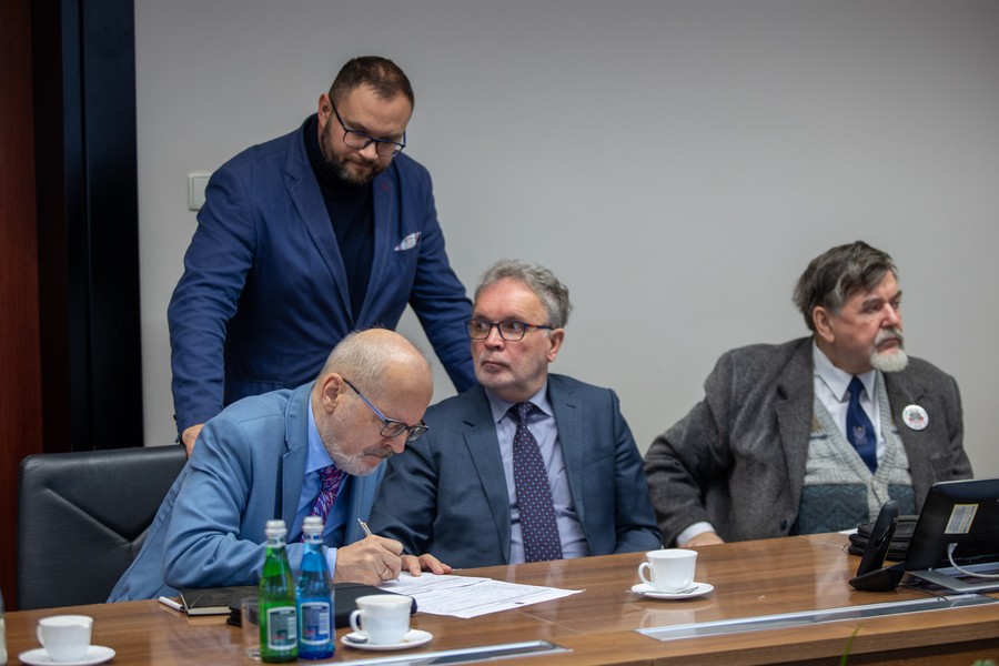 Bransoletki życia – spotkanie kierownictwa ROPS z przedstawicielami organizacji kombatanckich, fot. Mikołaj Kuras dla UMWKP