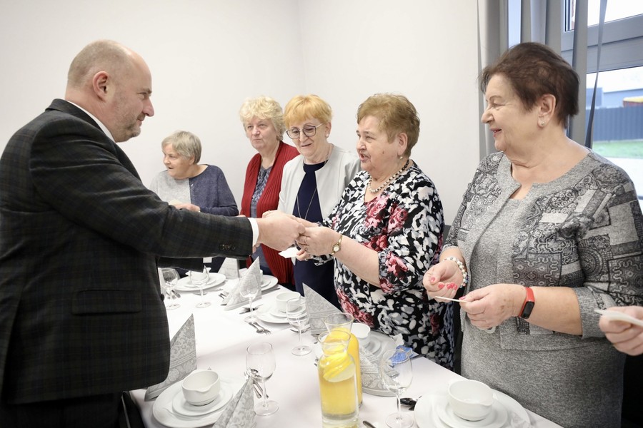 Spotkanie noworoczne w domu seniora w Biskupicach, fot. Andrzej Goiński/UMWKP
