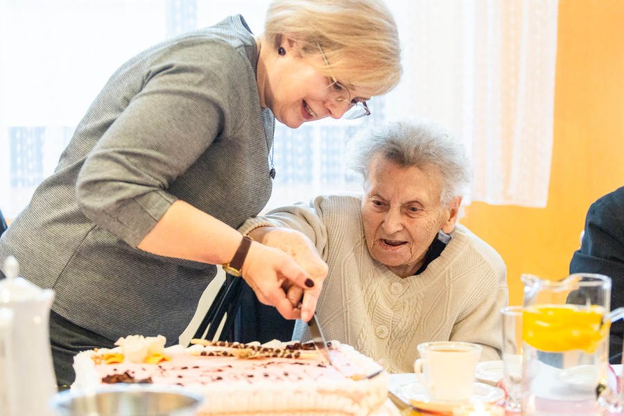 Setne urodziny Zofii Kujaczyńskiej, fot. Szymon Zdziebło/tarantoga.pl dla UMWKP