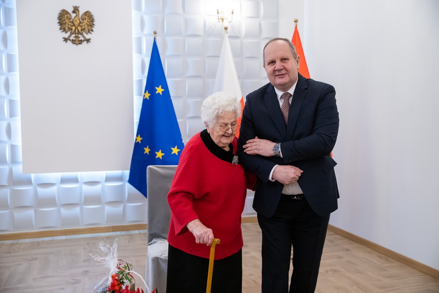 Wręczenie medalu Unitas Durat pani Marii Kosabuckiej, fot. Mikołaj Kuras dla UMWKP