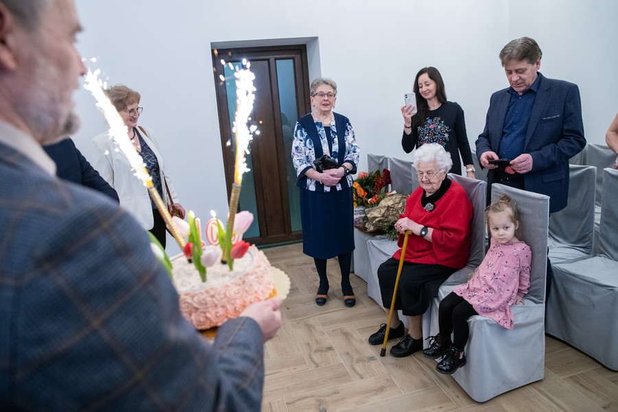 Wręczenie medalu Unitas Durat pani Marii Kosabuckiej, fot. Mikołaj Kuras dla UMWKP