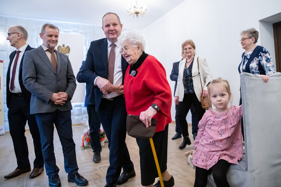 Wręczenie medalu Unitas Durat pani Marii Kosabuckiej, fot. Mikołaj Kuras dla UMWKP