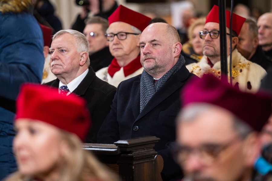 Msza święta i odsłonięcie pamiątkowej tablicy w kaplicy rodziny Kopernika, fot. Szymon Zdziebło/tarantoga.pl dla UMWKP