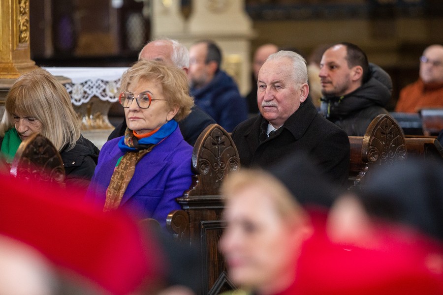 Msza święta i odsłonięcie pamiątkowej tablicy w kaplicy rodziny Kopernika, fot. Szymon Zdziebło/tarantoga.pl dla UMWKP